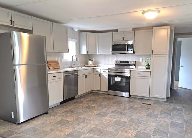 Property at 2968 Sunnyside Rd, Helena, MT 59602, 3 beds, 2 baths
