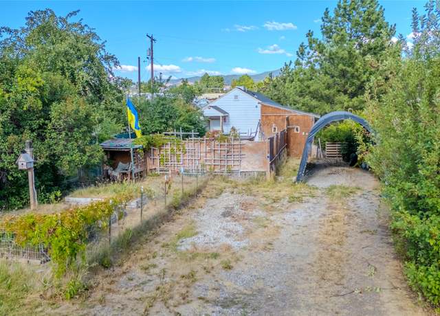 Property at 1028 Market St, Corvallis, MT 59828, 1 bed, 1 bath
