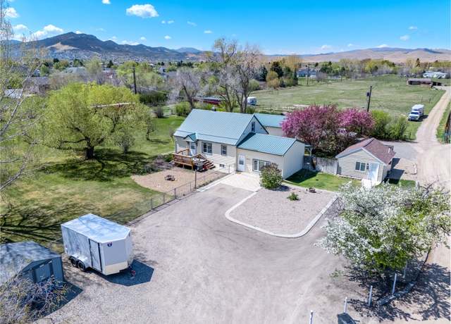 Property at 4324 N Montana Ave, Helena, MT 59602, 3 beds, 1.5 baths