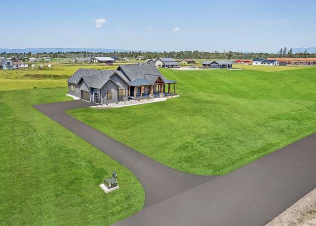 Property at 228 Holbrook Dr, Kalispell, MT 59901, 3 beds, 2.5 baths