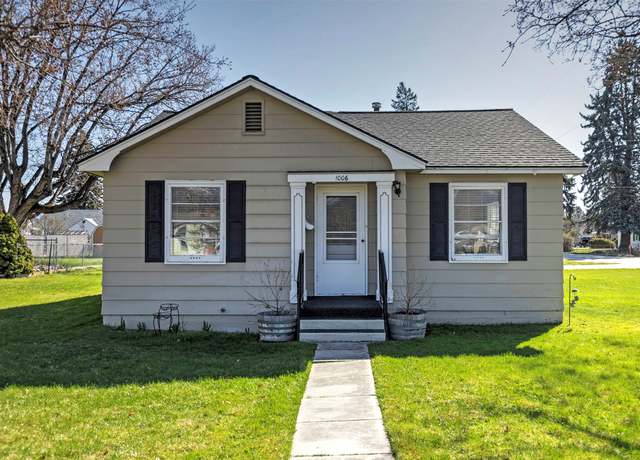Property at 1006 S 3rd St, Hamilton, MT 59840, 2 beds, 2 baths