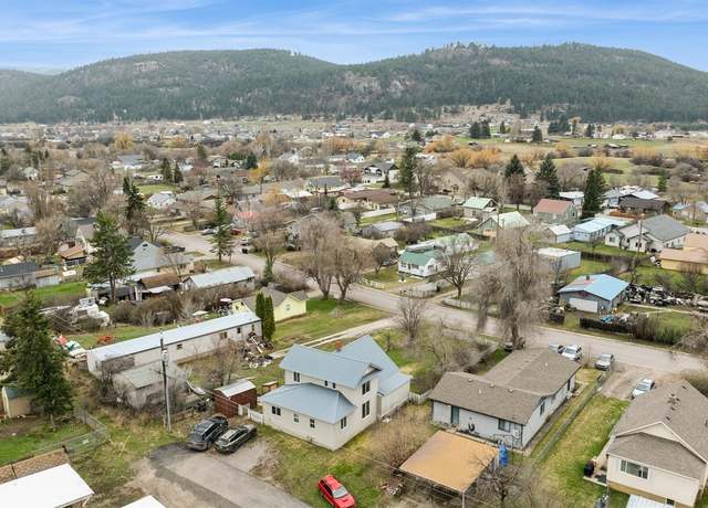 Property at 1129 6th Ave W, Kalispell, MT 59901, 4 beds, 2 baths