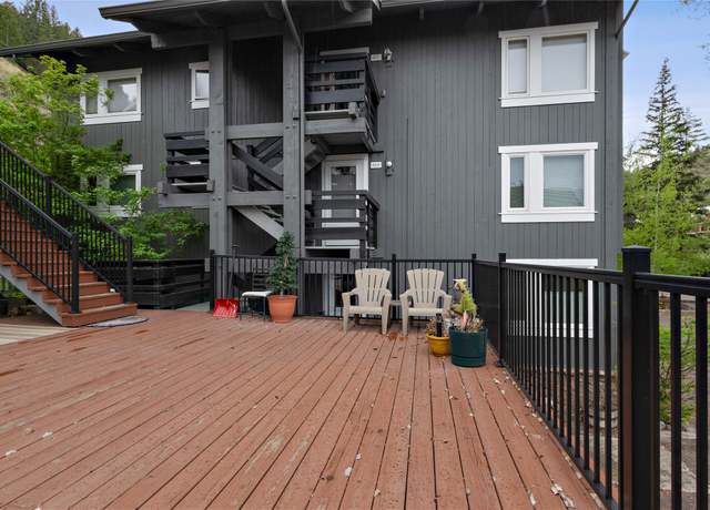 Property at 469 S Park Ave, Helena, MT 59601, 2 beds, 1 bath
