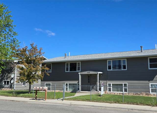 Property at 1318 Cole Ave, Helena, MT 59601, 8 beds, 4 baths
