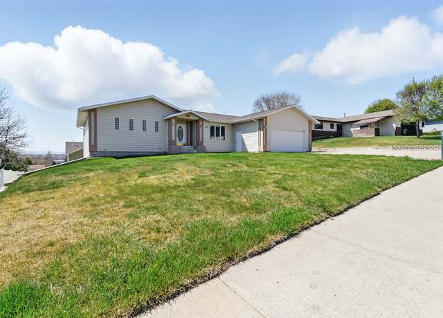 Property at 224 30th Ave NE, Great Falls, MT 59404, 3 beds, 2.5 baths