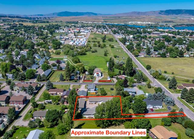 Property at 1114 Hillcrest Dr, Polson, MT 59860, 9 beds, 9 baths