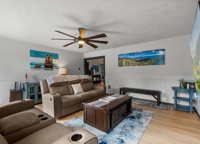 Property at 812 4th Ave E, Columbia Falls, MT 59912, 2 beds, 1 bath