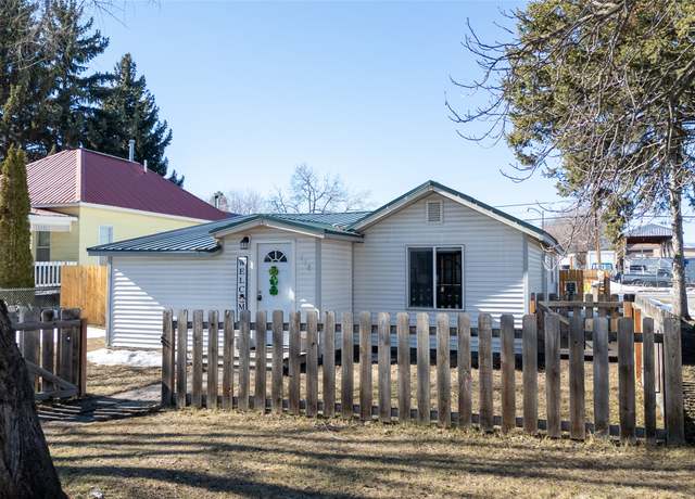Property at 110 10th Ave W, Kalispell, MT 59901, 2 beds, 1 bath