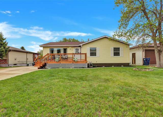 Property at 948 Avenue D NW, Great Falls, MT 59404, 5 beds, 2 baths