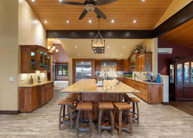 Property at 669 North Valley Dr, Whitefish, MT 59937, 5 beds, 3 baths