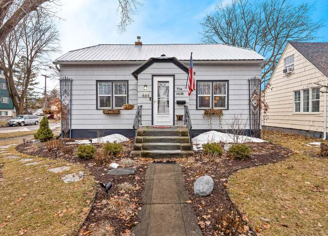 Property at 444 1st Ave W, Kalispell, MT 59901, 4 beds, 2 baths