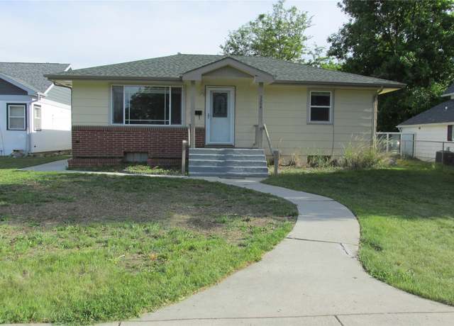 Property at 3504 Central Ave, Great Falls, MT 59401, 4 beds, 1.5 baths