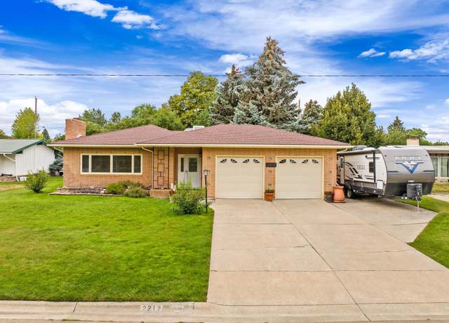 Property at 2212 Beech Dr, Great Falls, MT 59404, 4 beds, 3 baths