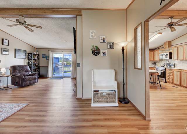 Property at 1805 Joslyn St, Helena, MT 59601, 3 beds, 2 baths