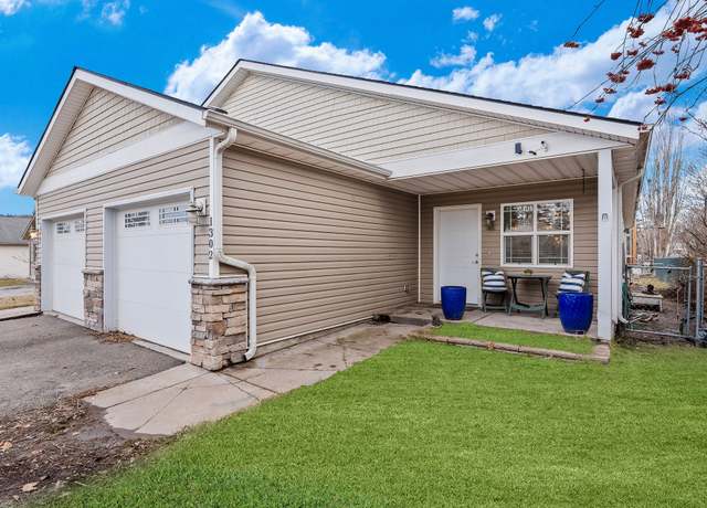 Property at 1302 5th Ave W, Kalispell, MT 59901, 3 beds, 2 baths