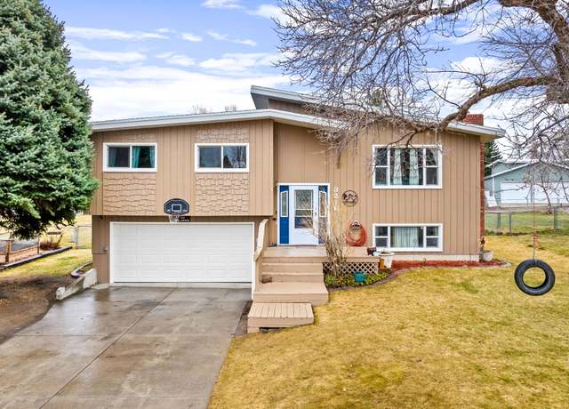Property at 3216 19th Ave S, Great Falls, MT 59405, 4 beds, 2 baths