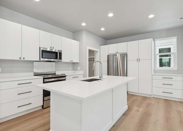 Property at 304 Trailview Way, Whitefish, MT 59937, 2 beds, 2 baths