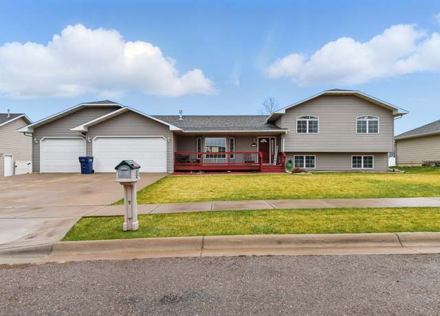 Property at 1312 Alpine Dr, Great Falls, MT 59404, 6 beds, 3 baths