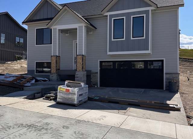 Property at 7026 Max Dr, Missoula, MT 59803, 3 beds, 2.5 baths