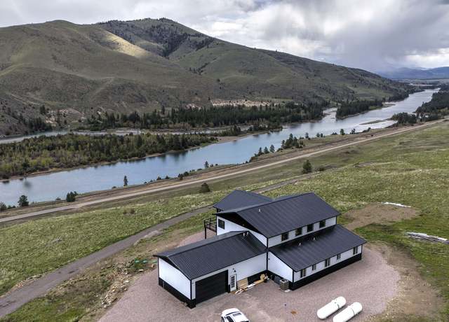 Property at 9800 Hwy 200, Dixon, MT 59831, 3 beds, 2.5 baths