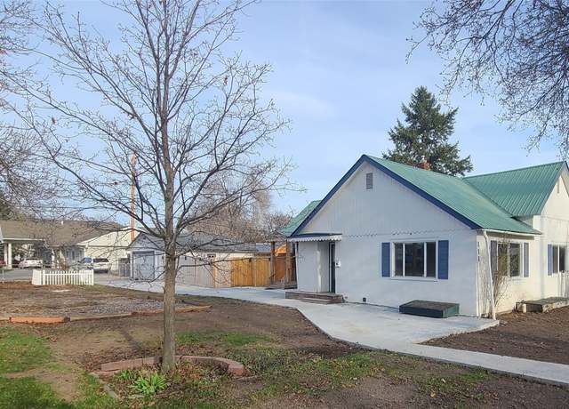 Property at 111 4th Ave W, Kalispell, MT 59901, 4 beds, 2 baths