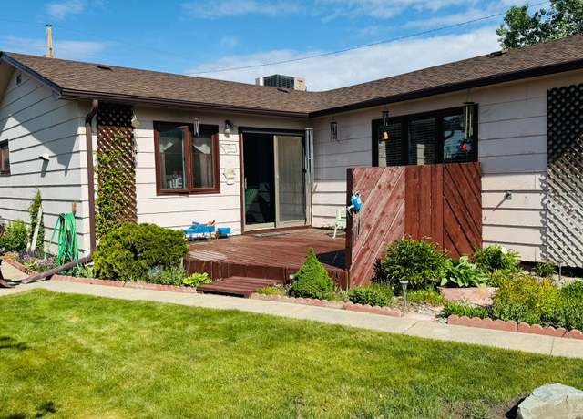 Property at 901 Birch Ave, Shelby, MT 59474, 4 beds, 2 baths