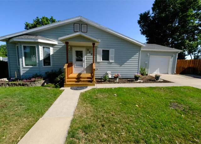 Property at 629 2nd Ave S, Fairfield, MT 59436, 3 beds, 2 baths