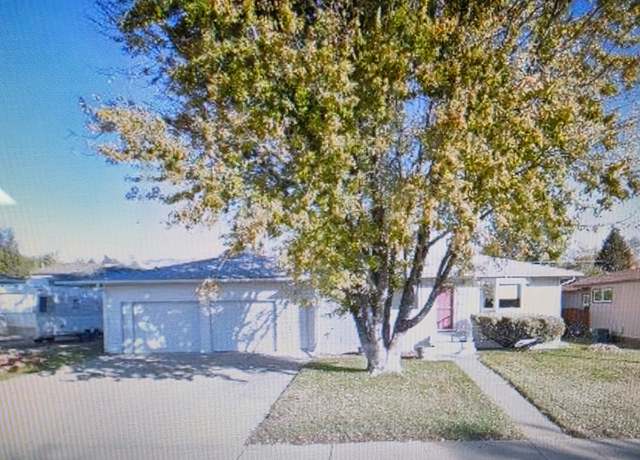 Property at 517 27th Ave NE, Great Falls, MT 59404, 3 beds, 2 baths