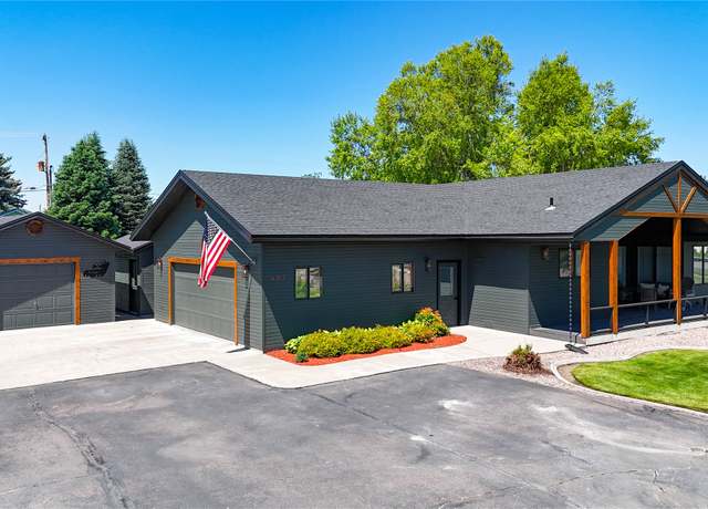Property at 407 Bayview Dr, Polson, MT 59860, 3 beds, 2 baths