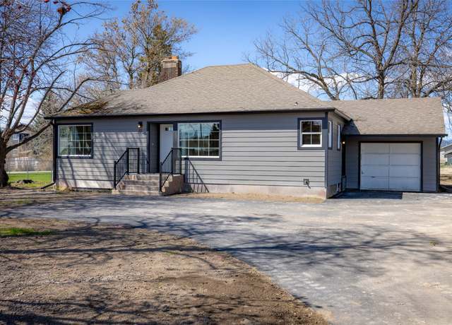 Property at 10 S Meridian Rd, Kalispell, MT 59901, 3 beds, 2 baths