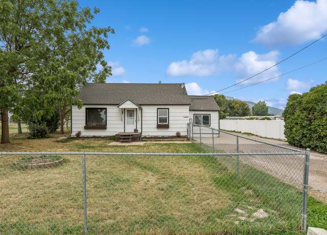 Property at 2166 Airport Rd, Kalispell, MT 59901, 4 beds, 2 baths