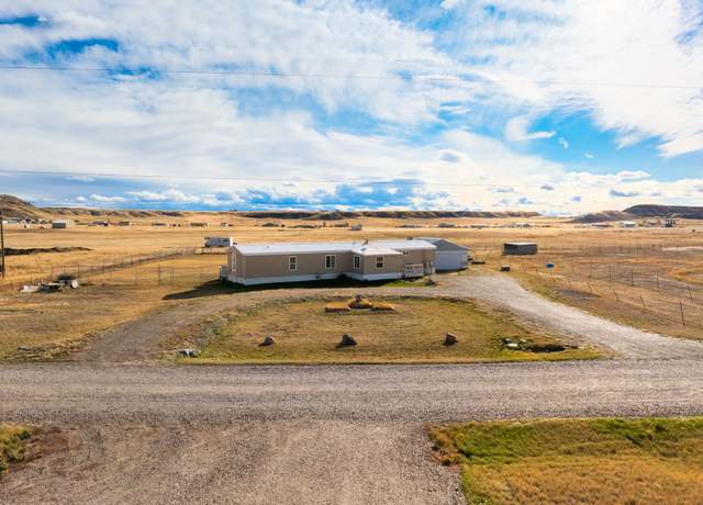Property at 54 E Country Ln, Great Falls, MT 59404, 3 beds, 2 baths