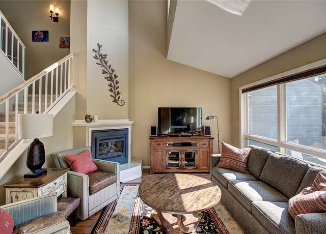 Property at 695 Saint Andrews Dr, Columbia Falls, MT 59912, 2 beds, 2 baths