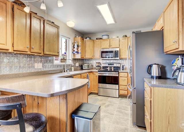 Property at 2502 Heritage Dr, Helena, MT 59601, 3 beds, 1.5 baths
