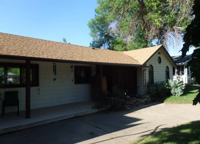 Property at 1801 13th Ave S, Great Falls, MT 59405, 5 beds, 2 baths