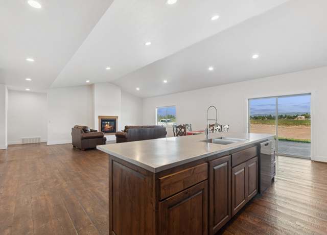 Property at 123 Shadow Mountain Trl, Kalispell, MT 59901, 4 beds, 3 baths