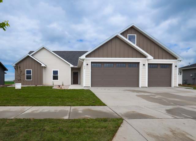 Property at 217 42nd Ave NE, Great Falls, MT 59404, 4 beds, 2 baths