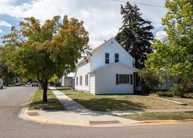 Property at 1726 8th Ave N, Great Falls, MT 59401, 3 beds, 1.5 baths
