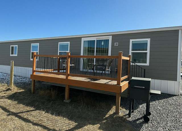 Property at 2900 S Montana St, Butte, MT 59701, 3 beds, 1 bath