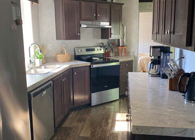 Property at 1045 Conrad Dr, Kalispell, MT 59901, 3 beds, 2 baths