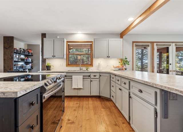 Property at 306 Ponderosa Ln, Kalispell, MT 59901, 6 beds, 4 baths