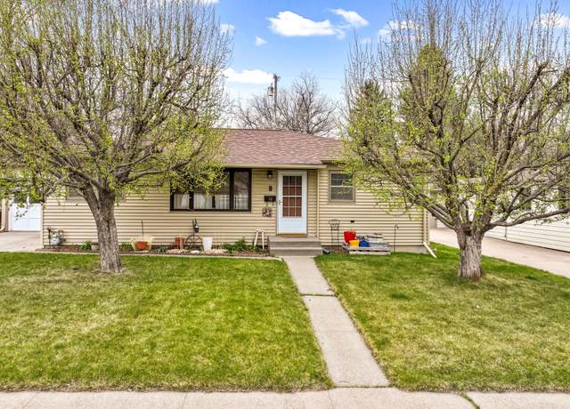 Property at 18 18th Ave S, Great Falls, MT 59405, 3 beds, 1 bath