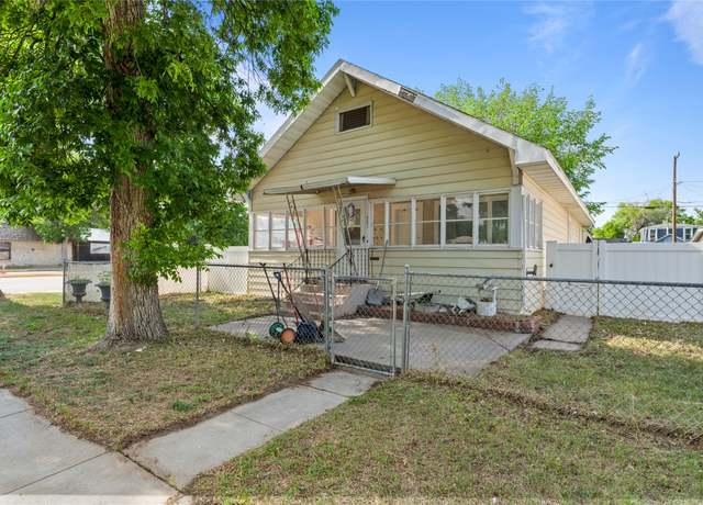 Property at 521 2nd Ave SW, Great Falls, MT 59404, 3 beds, 2 baths