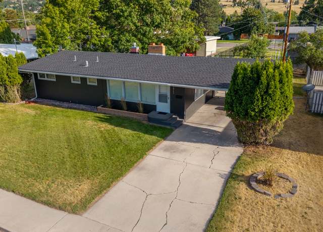 Property at 1911 34th St, Missoula, MT 59801, 3 beds, 2.5 baths