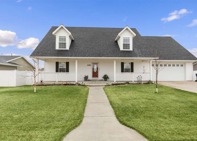 Property at 208 40th Ave NE, Great Falls, MT 59404, 3 beds, 3 baths