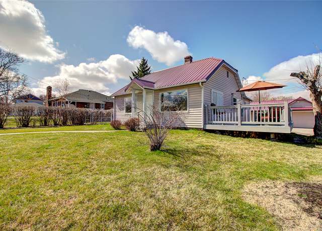 Property at 308 8th St E, Polson, MT 59860, 2 beds, 3 baths