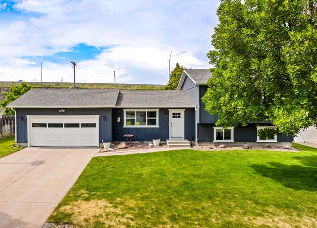 Property at 40 Treasure State Dr, Great Falls, MT 59404, 4 beds, 2 baths