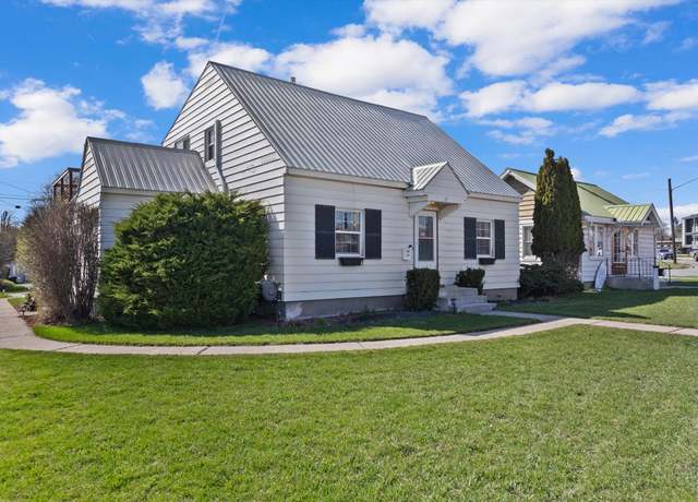 Property at 484 N Main St, Kalispell, MT 59901, 3 beds, 2 baths