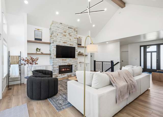 Property at 1709 38th St S, Great Falls, MT 59405, 5 beds, 3.5 baths
