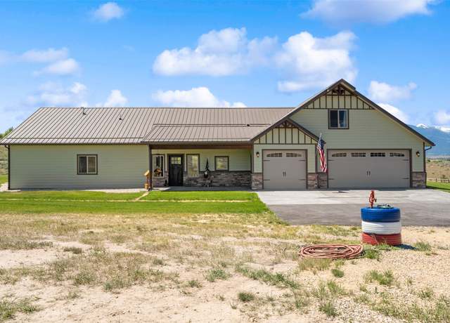Property at 1269 Lariat Ln, Stevensville, MT 59870, 3 beds, 3 baths